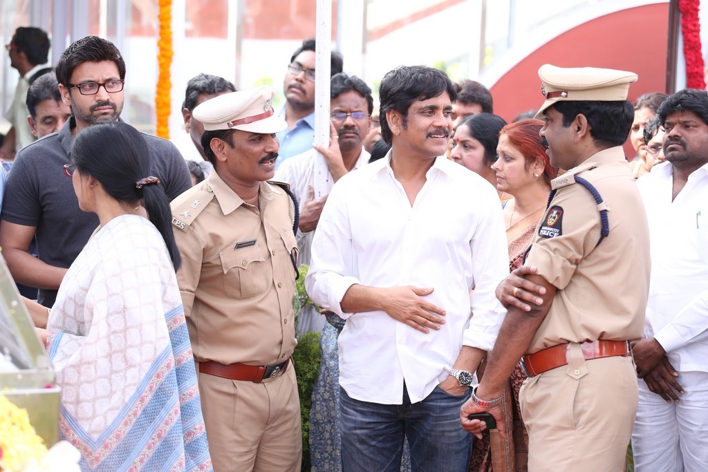 Akkineni Nageswara Rao Condolences Photos 02 - 54 / 211 photos