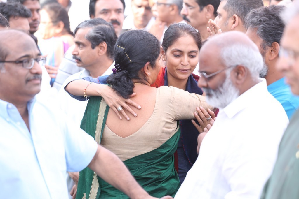 Akkineni Nageswara Rao Condolences Photos 02 - 70 / 211 photos