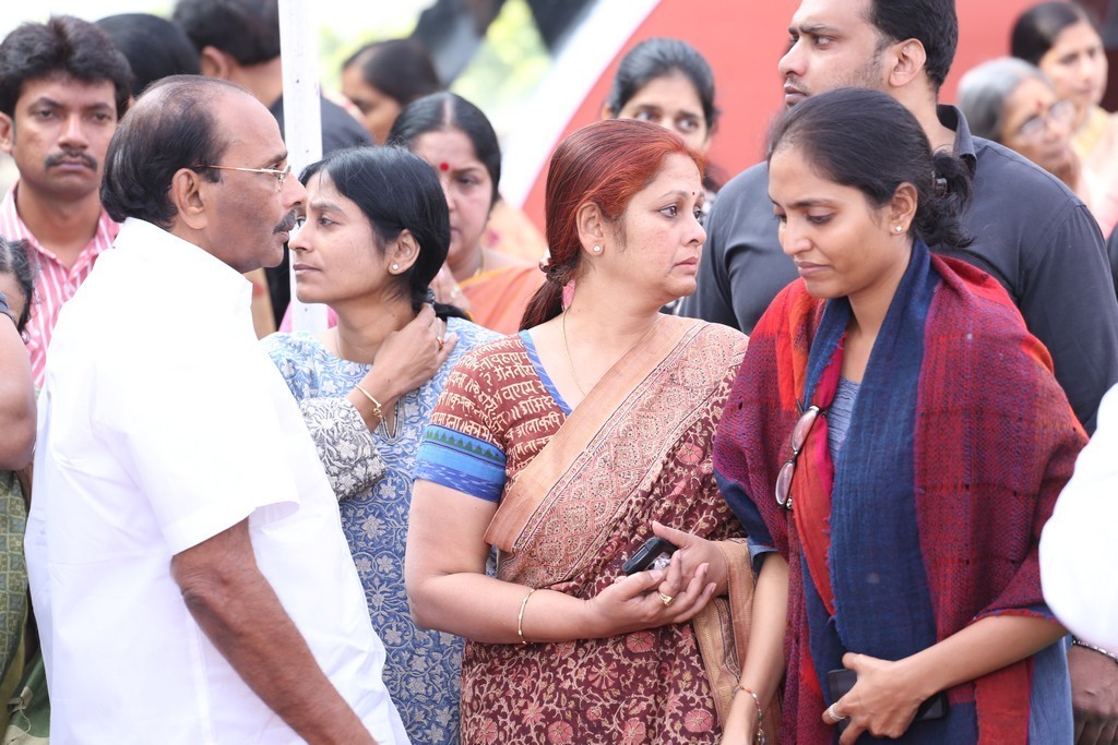 Akkineni Nageswara Rao Condolences Photos 02 - 74 / 211 photos