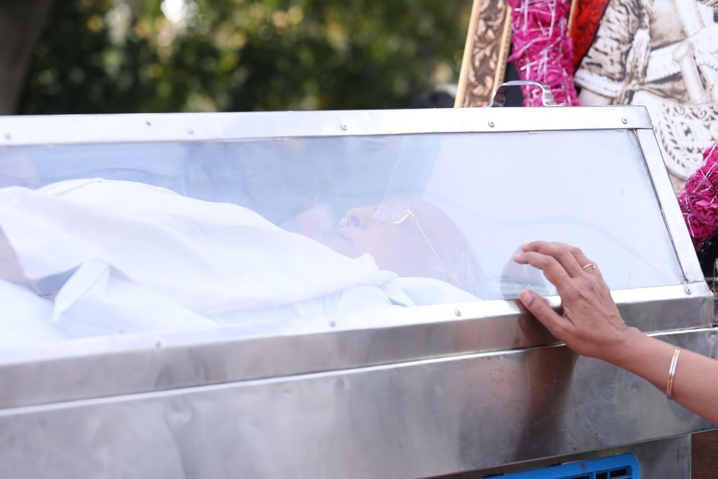 Akkineni Nageswara Rao Condolences Photos 02 - 83 / 211 photos