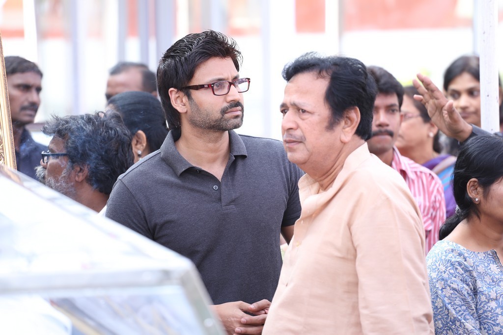 Akkineni Nageswara Rao Condolences Photos 02 - 84 / 211 photos