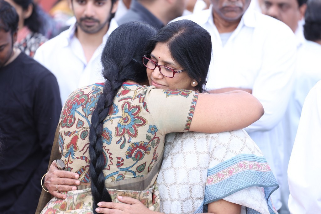 Akkineni Nageswara Rao Condolences Photos 02 - 96 / 211 photos