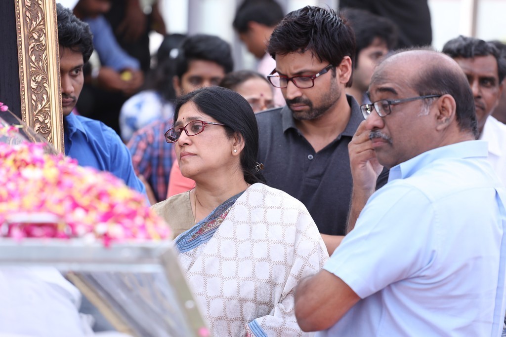 Akkineni Nageswara Rao Condolences Photos 02 - 103 / 211 photos