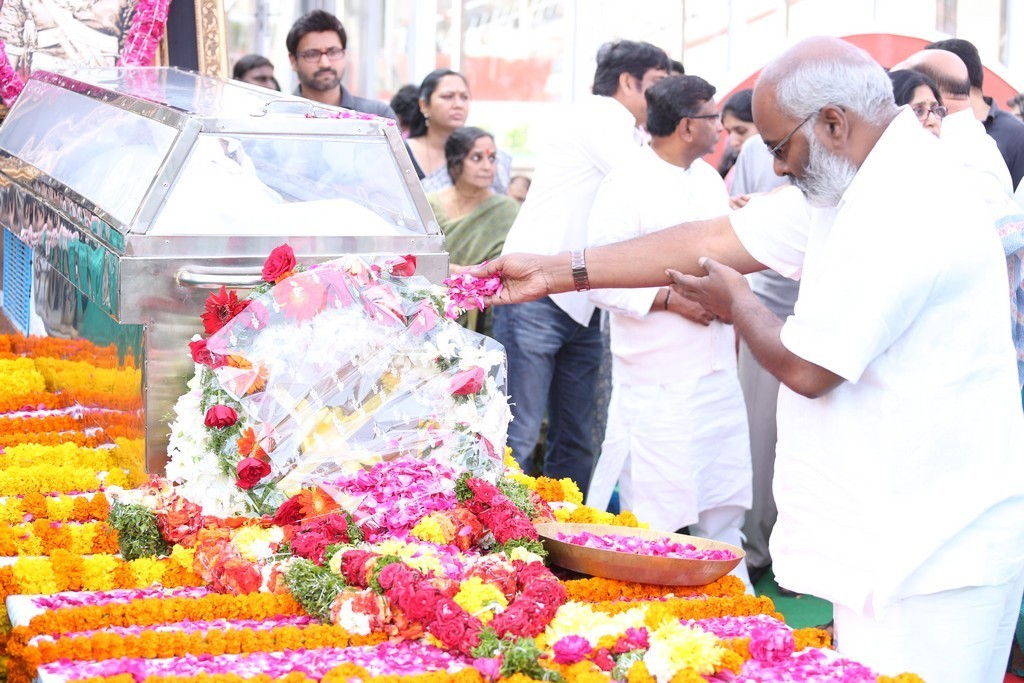 Akkineni Nageswara Rao Condolences Photos 02 - 113 / 211 photos