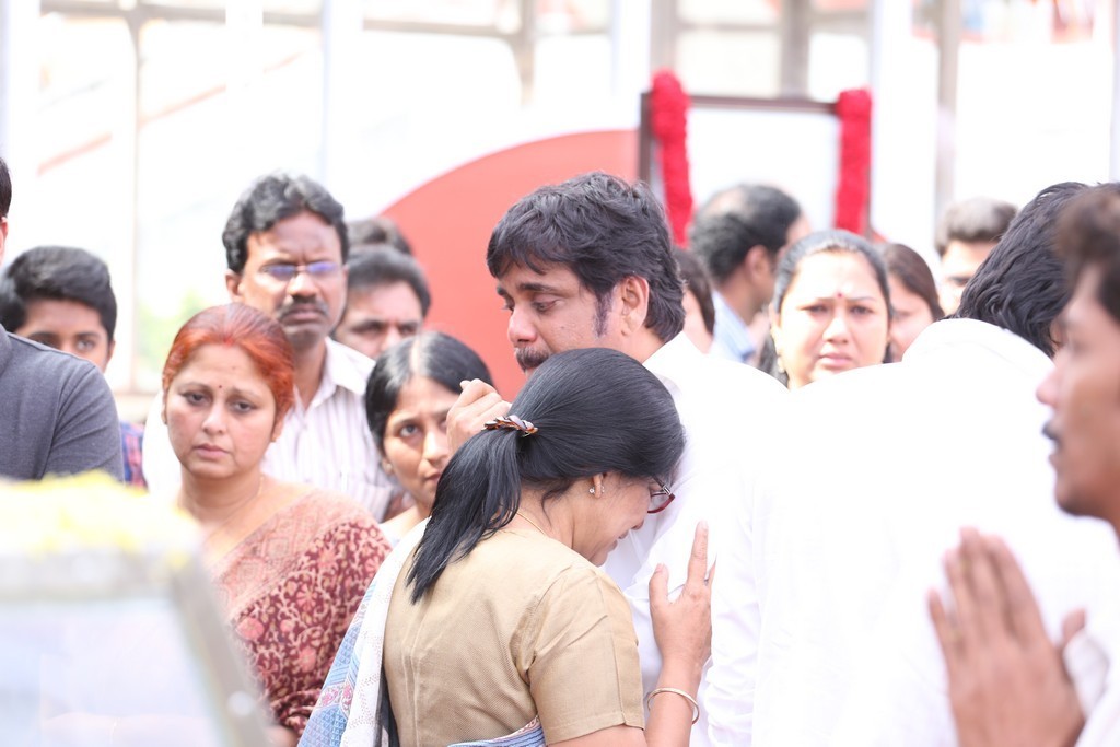 Akkineni Nageswara Rao Condolences Photos 02 - 135 / 211 photos
