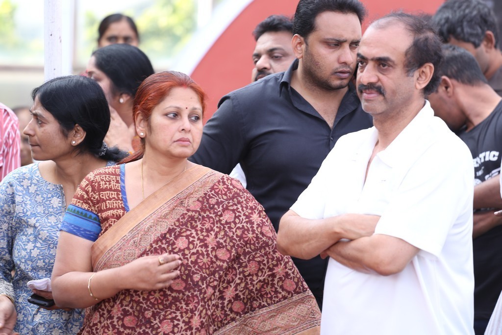 Akkineni Nageswara Rao Condolences Photos 02 - 185 / 211 photos