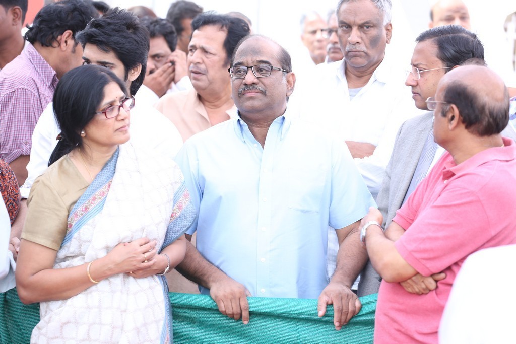 Akkineni Nageswara Rao Condolences Photos 02 - 188 / 211 photos