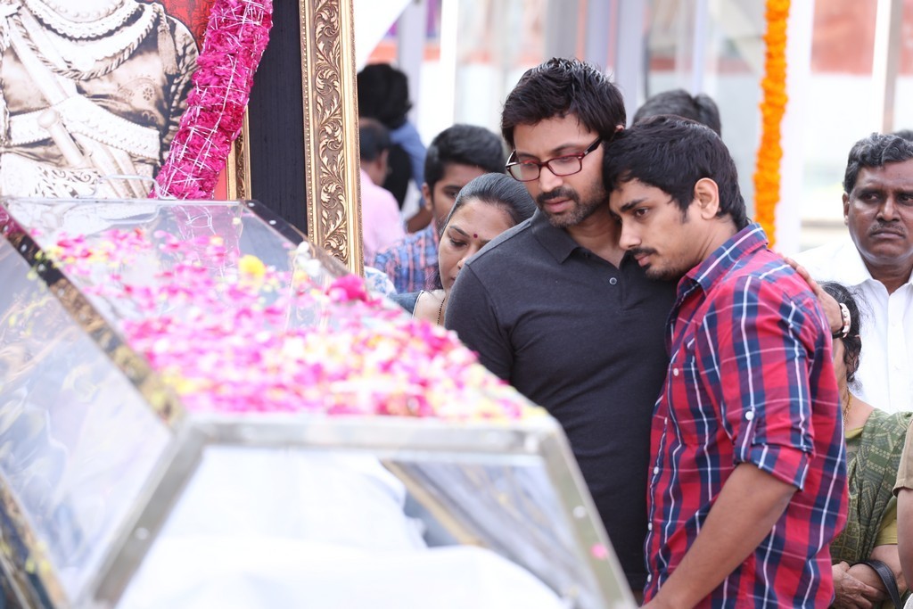 Akkineni Nageswara Rao Condolences Photos 02 - 194 / 211 photos