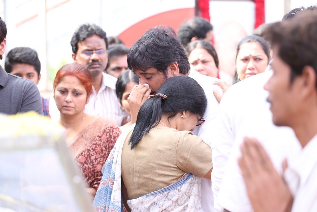 Akkineni Nageswara Rao Condolences Photos 02 - 204 / 211 photos