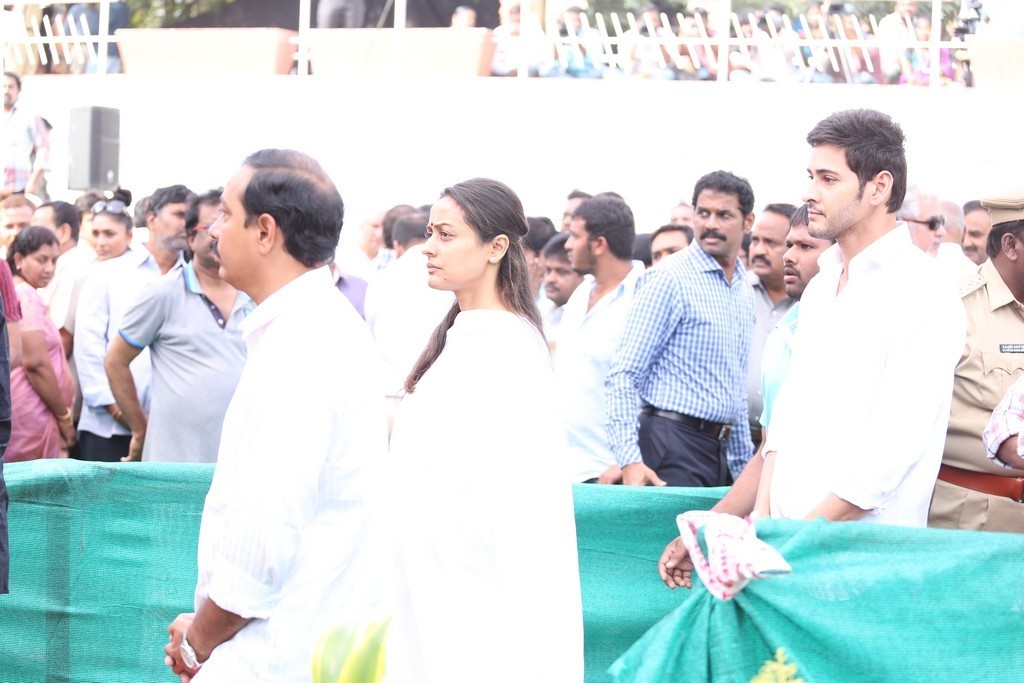 Akkineni Nageswara Rao Condolences Photos 02 - 208 / 211 photos