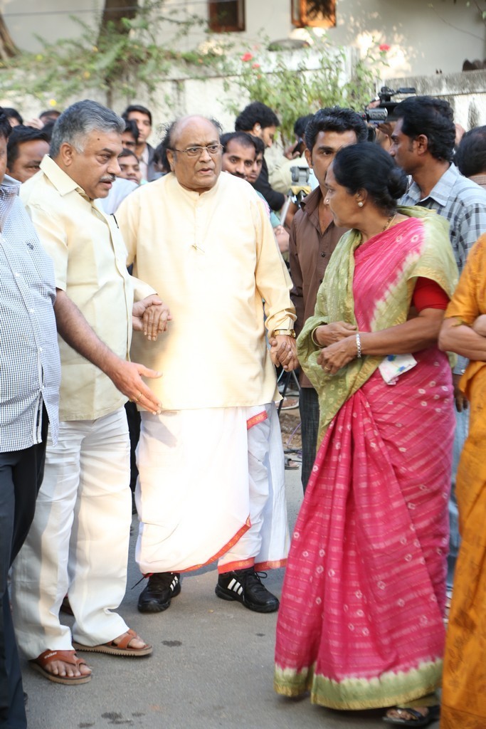 Akkineni Nageswara Rao Condolences Photos - 20 / 450 photos