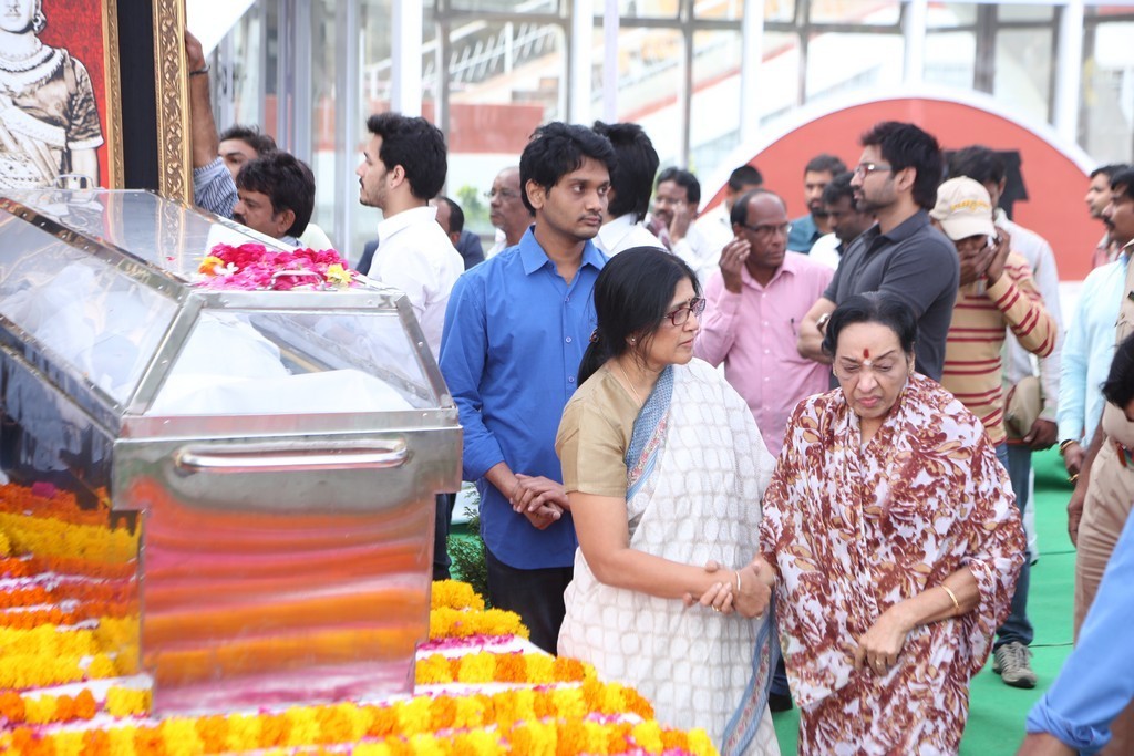 Akkineni Nageswara Rao Condolences Photos - 26 / 450 photos