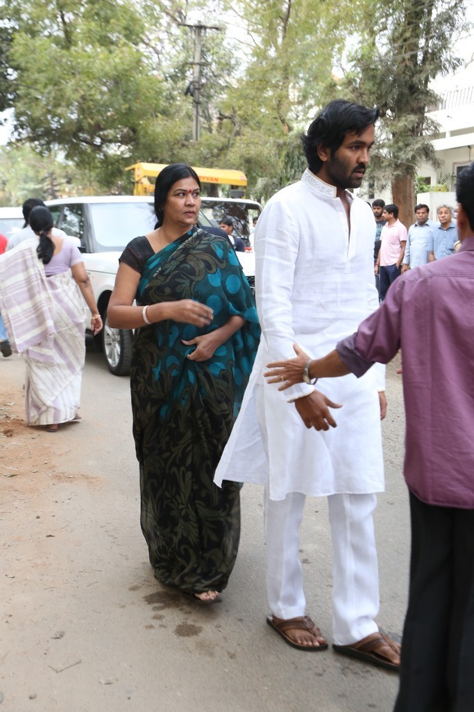 Akkineni Nageswara Rao Condolences Photos - 28 / 450 photos