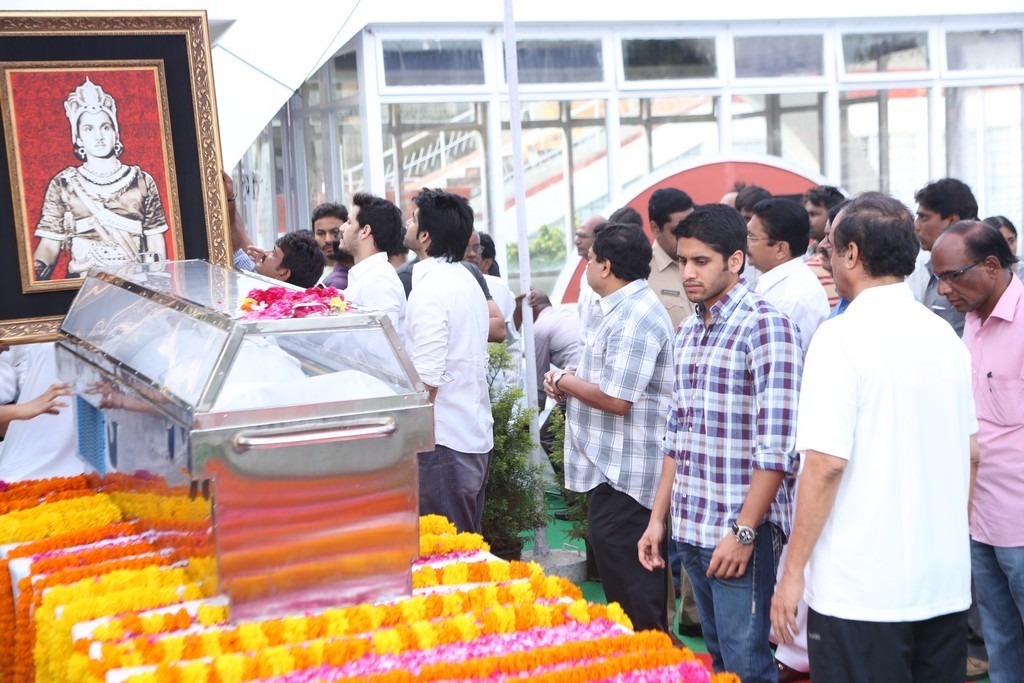 Akkineni Nageswara Rao Condolences Photos - 38 / 450 photos