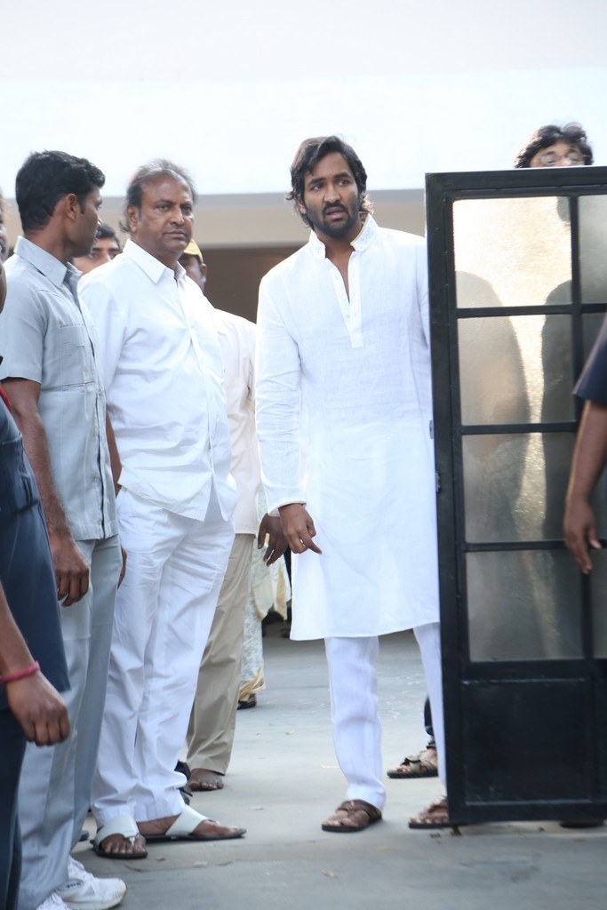 Akkineni Nageswara Rao Condolences Photos - 40 / 450 photos