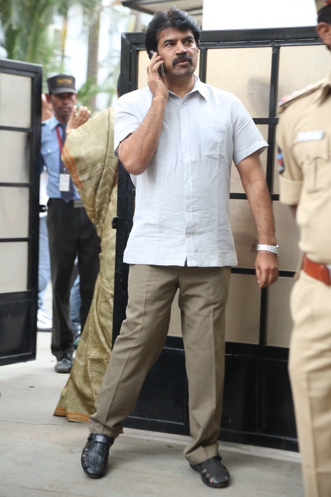 Akkineni Nageswara Rao Condolences Photos - 50 / 450 photos