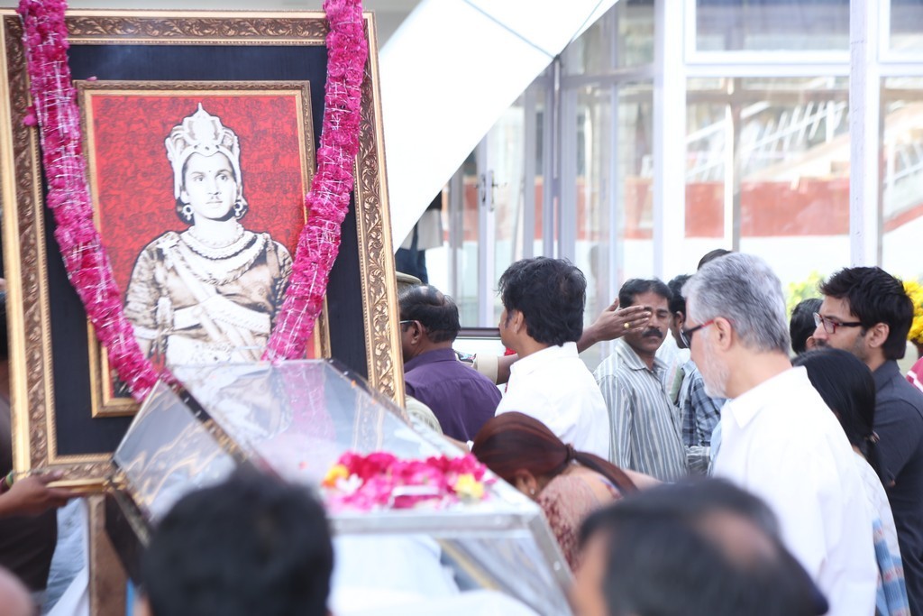 Akkineni Nageswara Rao Condolences Photos - 76 / 450 photos