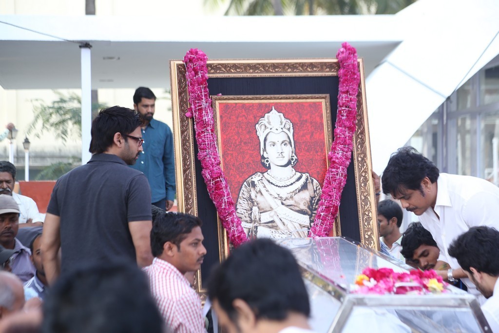 Akkineni Nageswara Rao Condolences Photos - 78 / 450 photos