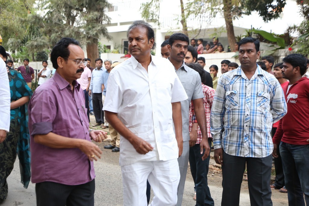 Akkineni Nageswara Rao Condolences Photos - 120 / 450 photos