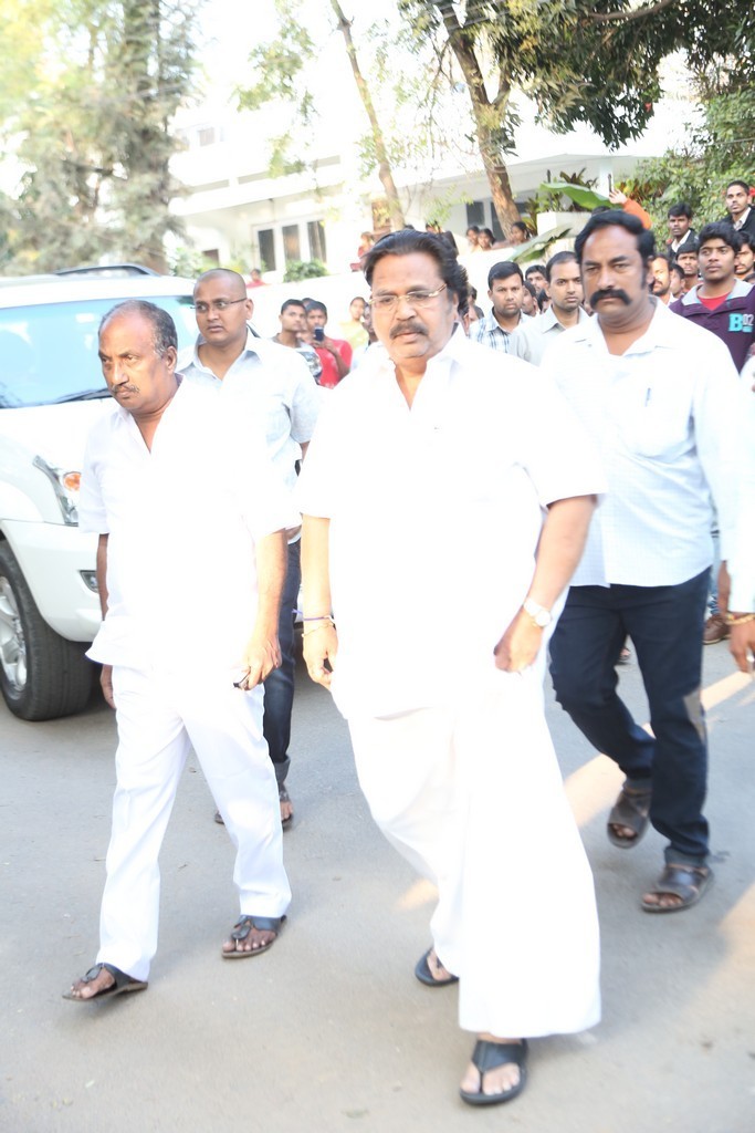 Akkineni Nageswara Rao Condolences Photos - 127 / 450 photos