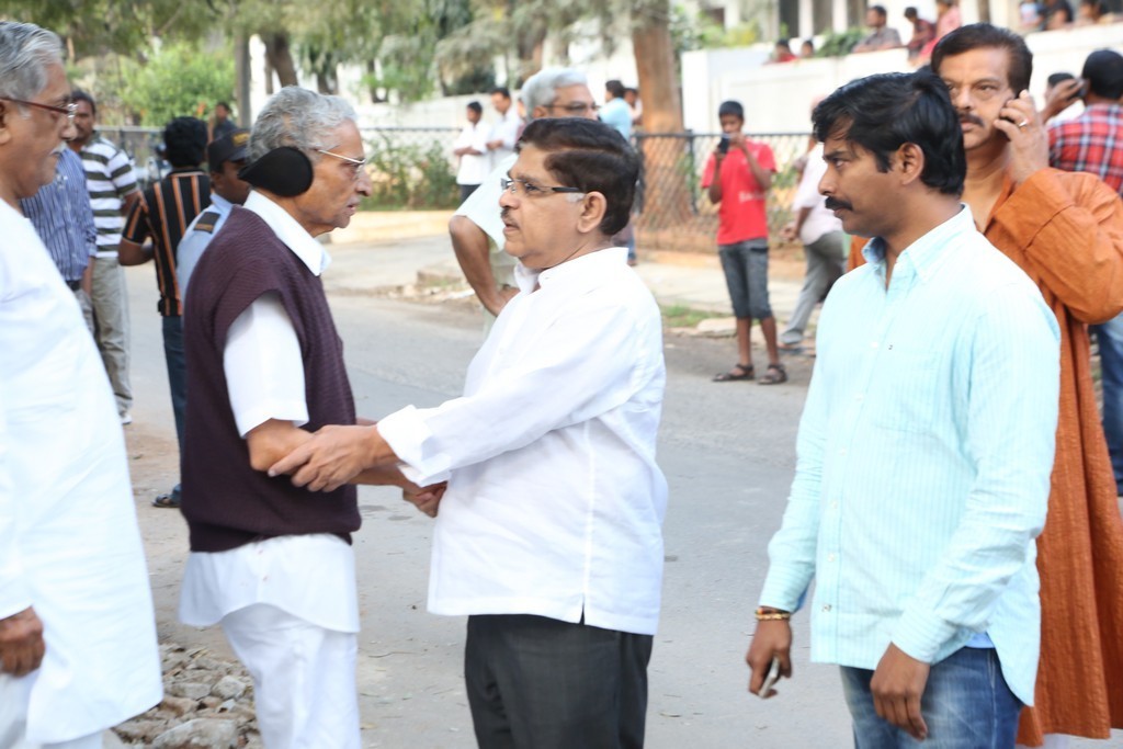 Akkineni Nageswara Rao Condolences Photos - 133 / 450 photos