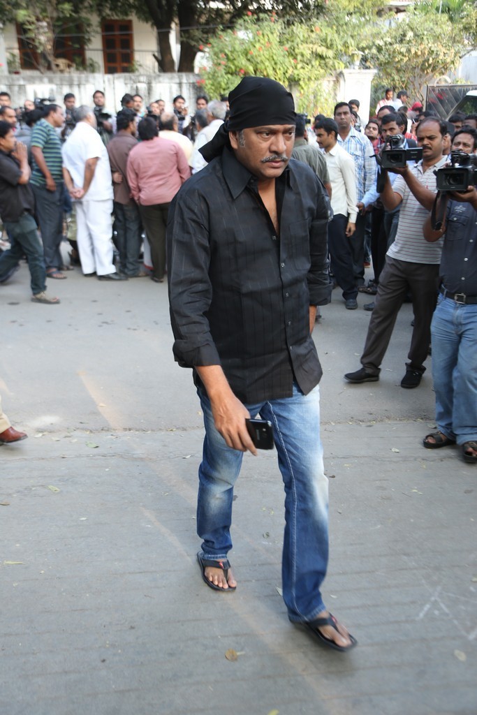 Akkineni Nageswara Rao Condolences Photos - 158 / 450 photos