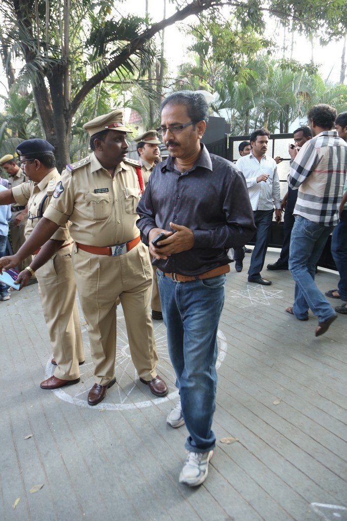 Akkineni Nageswara Rao Condolences Photos - 160 / 450 photos