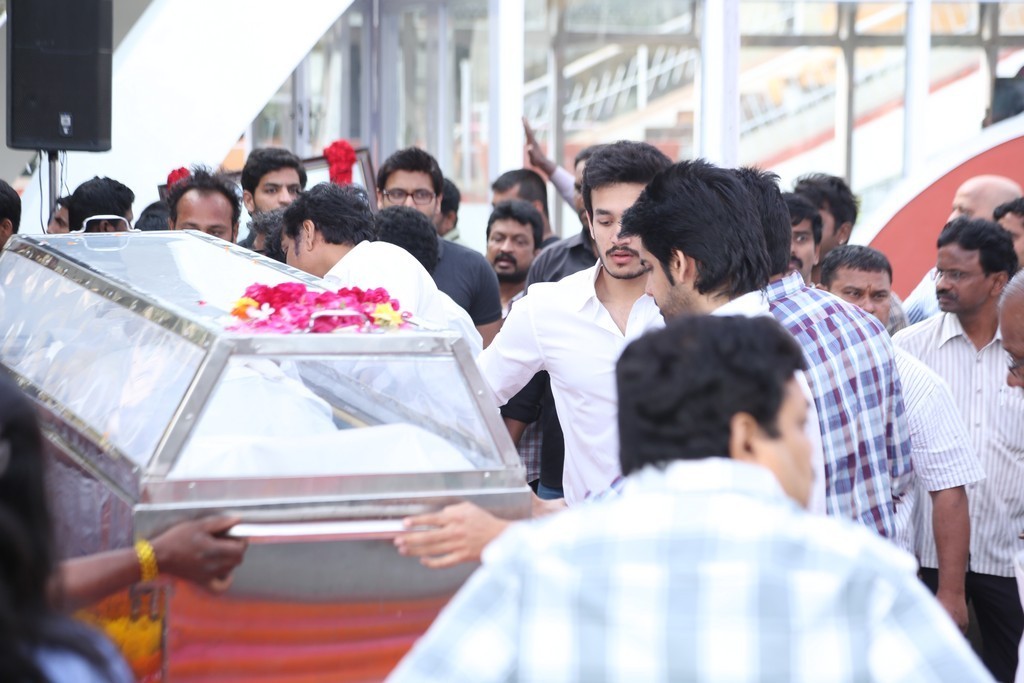 Akkineni Nageswara Rao Condolences Photos - 165 / 450 photos