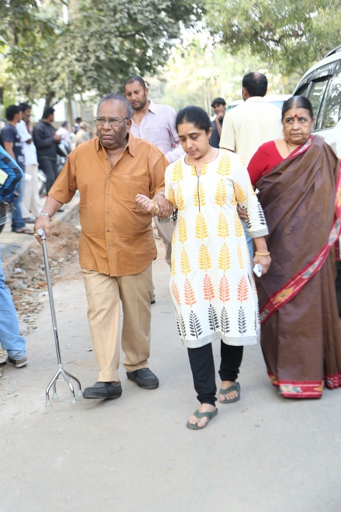 Akkineni Nageswara Rao Condolences Photos - 179 / 450 photos