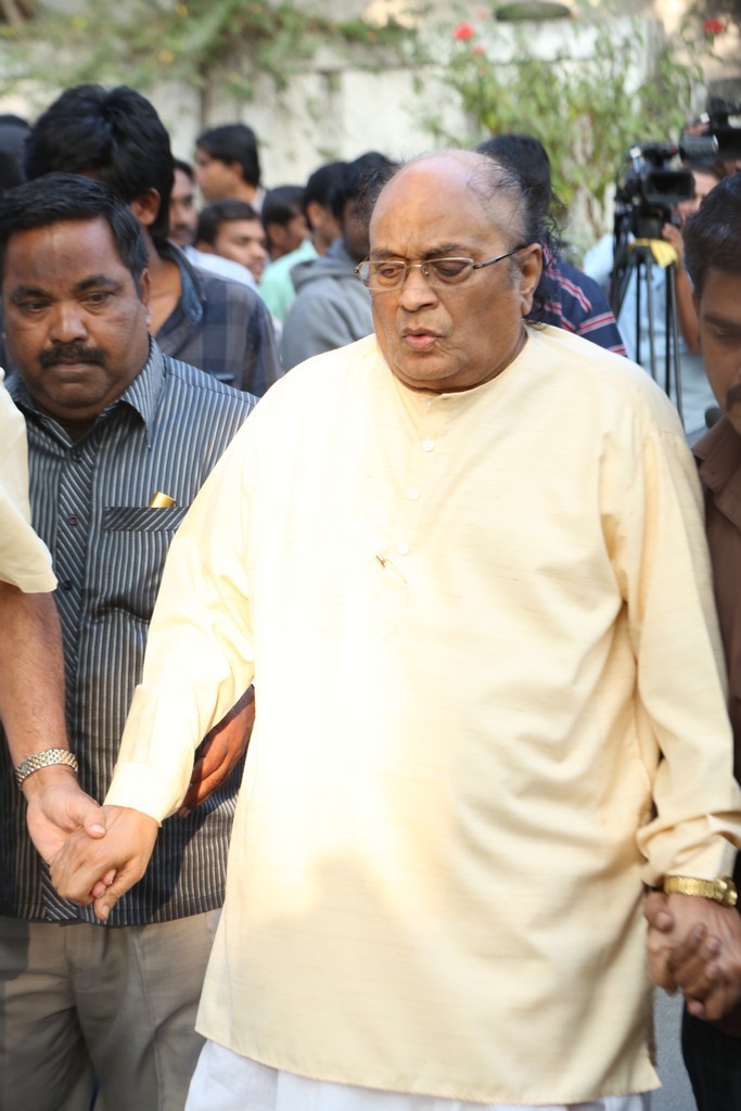Akkineni Nageswara Rao Condolences Photos - 196 / 450 photos