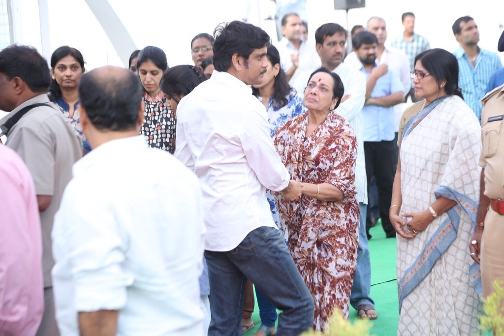 Akkineni Nageswara Rao Condolences Photos - 201 / 450 photos