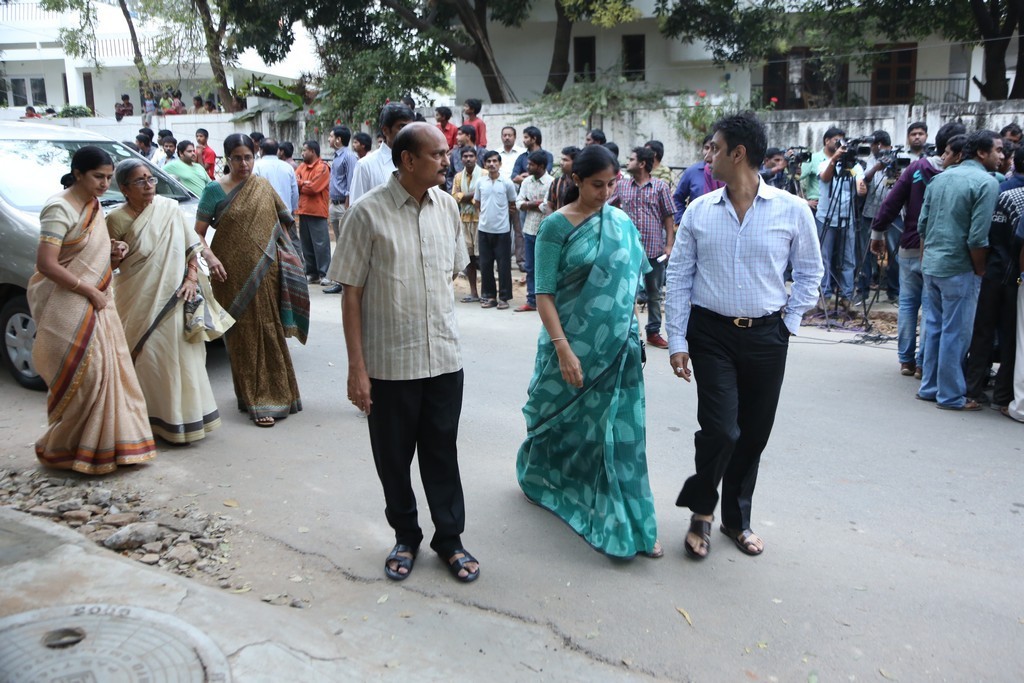Akkineni Nageswara Rao Condolences Photos - 238 / 450 photos
