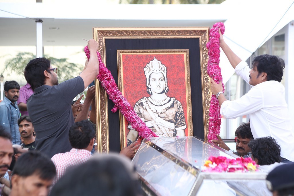 Akkineni Nageswara Rao Condolences Photos - 248 / 450 photos
