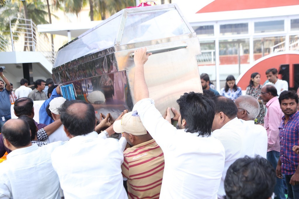 Akkineni Nageswara Rao Condolences Photos - 275 / 450 photos