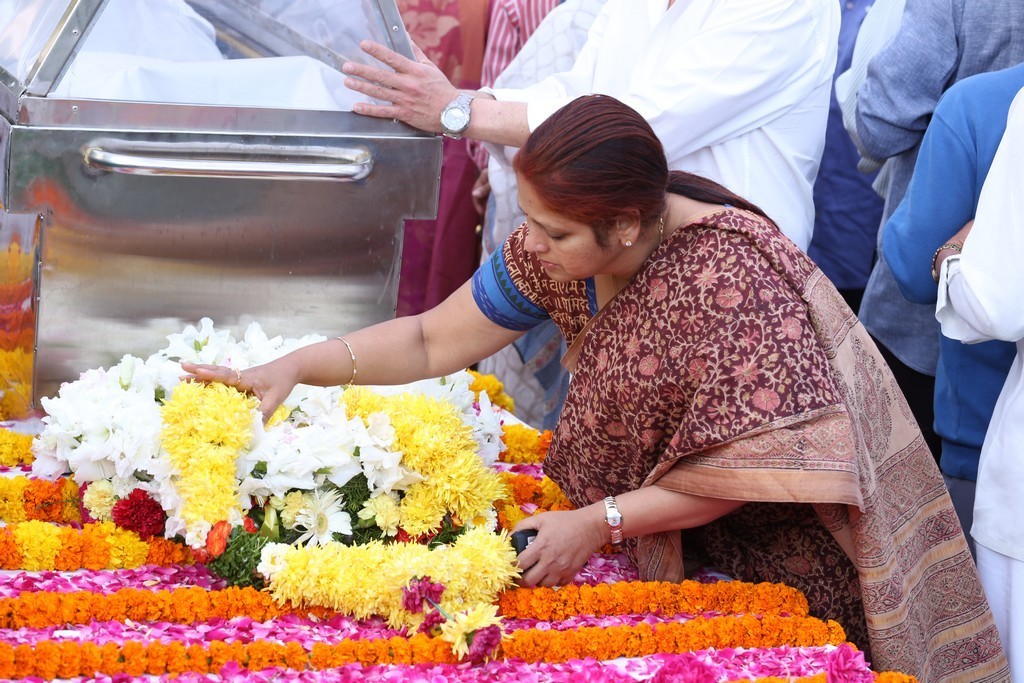 Akkineni Nageswara Rao Condolences Photos - 300 / 450 photos