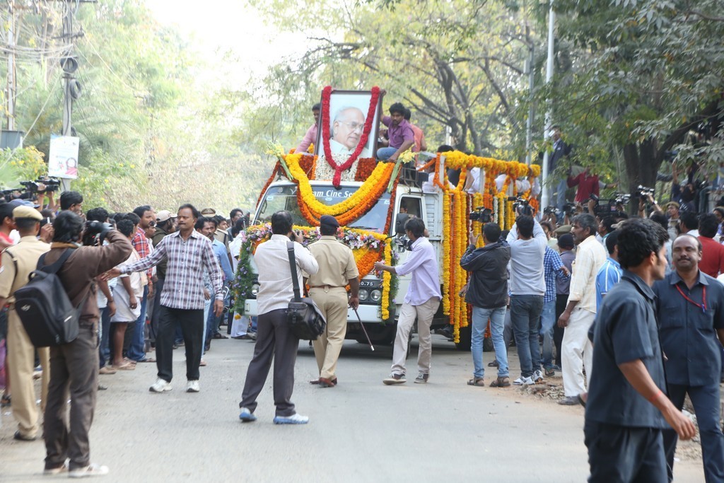 Akkineni Nageswara Rao Condolences Photos - 309 / 450 photos