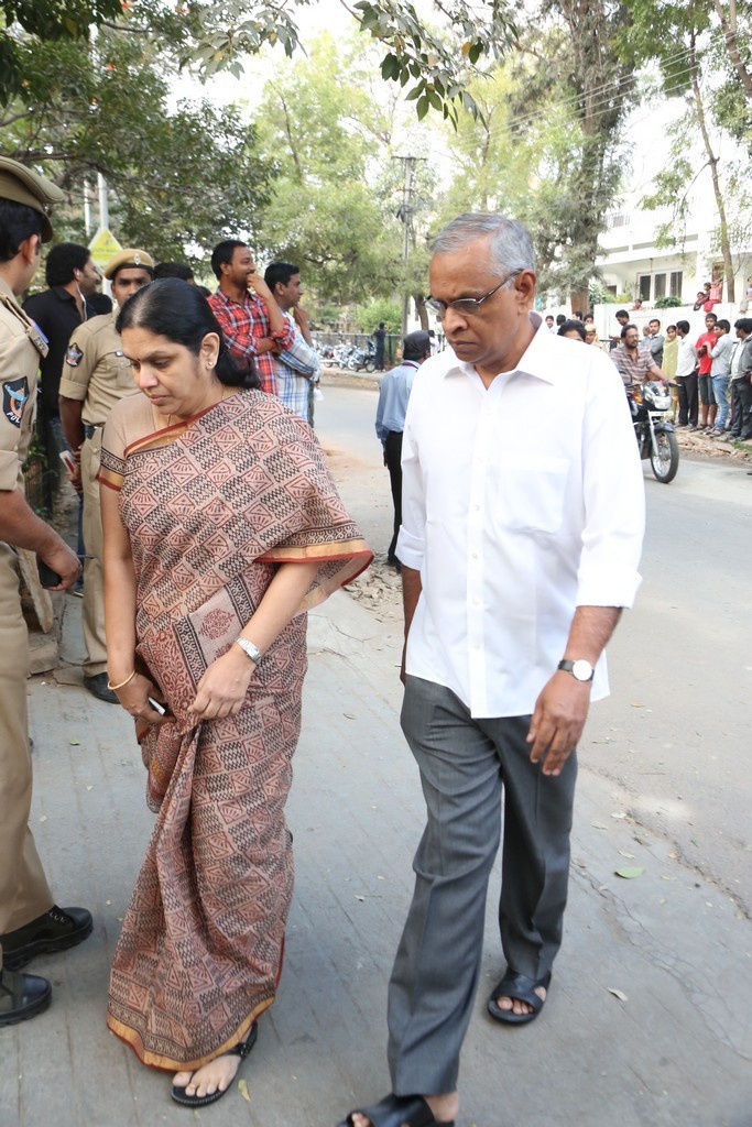 Akkineni Nageswara Rao Condolences Photos - 389 / 450 photos