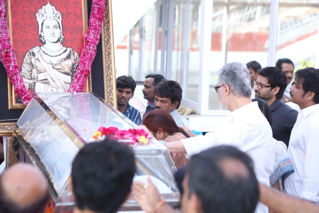 Akkineni Nageswara Rao Condolences Photos - 448 / 450 photos