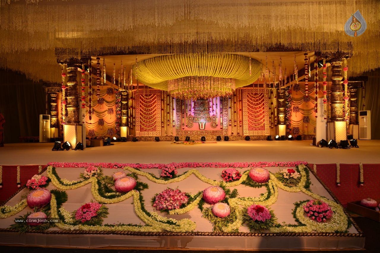 Allari Naresh Wedding Photos 01 - 22 / 51 photos
