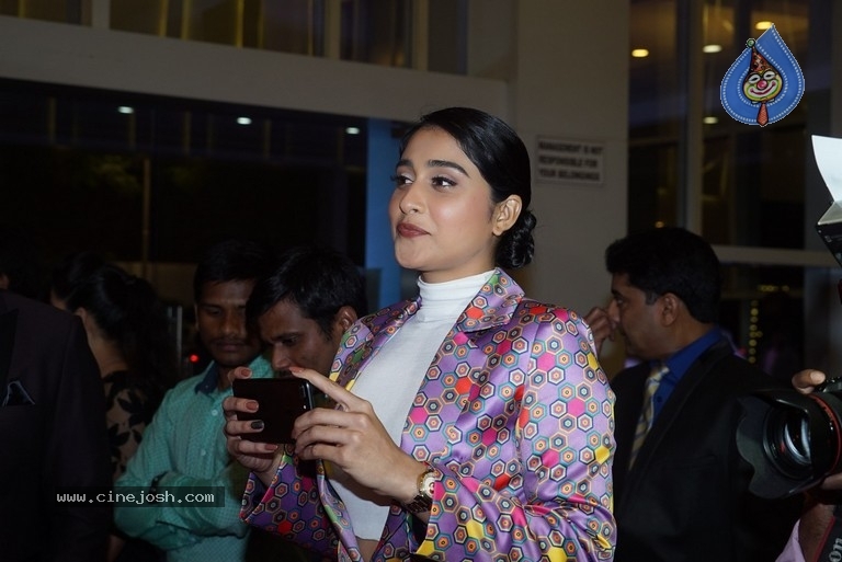 Allu Arjun And Regina Cassandra In A Charity Event - 10 / 42 photos