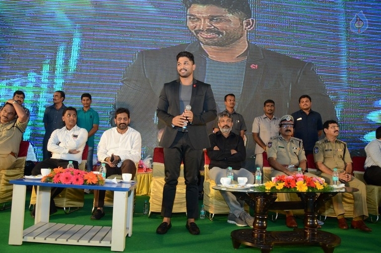 Allu Arjun and SS Rajamouli at Traffic Awareness Event - 12 / 81 photos