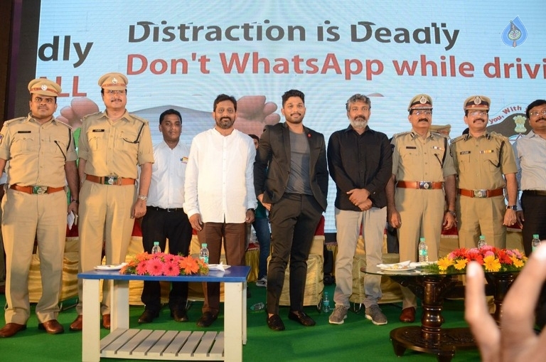 Allu Arjun and SS Rajamouli at Traffic Awareness Event - 23 / 81 photos