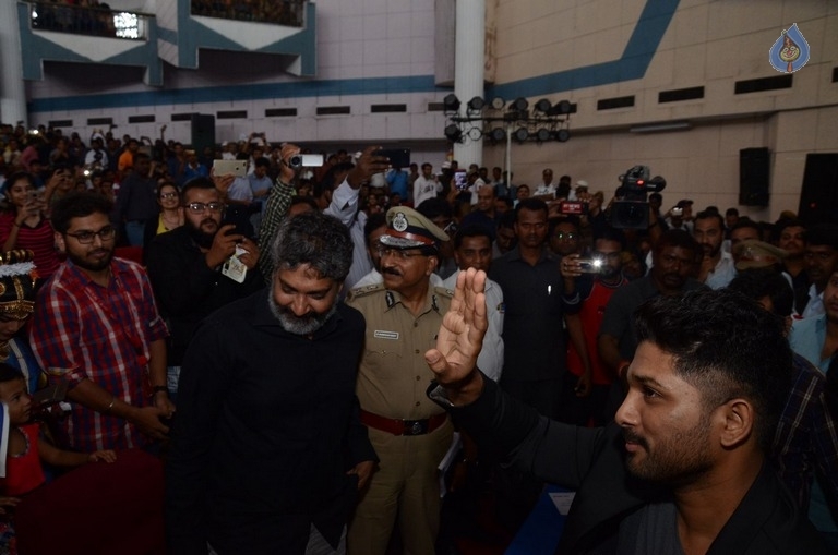 Allu Arjun and SS Rajamouli at Traffic Awareness Event - 37 / 81 photos
