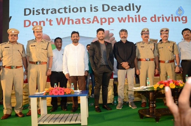 Allu Arjun and SS Rajamouli at Traffic Awareness Event - 44 / 81 photos