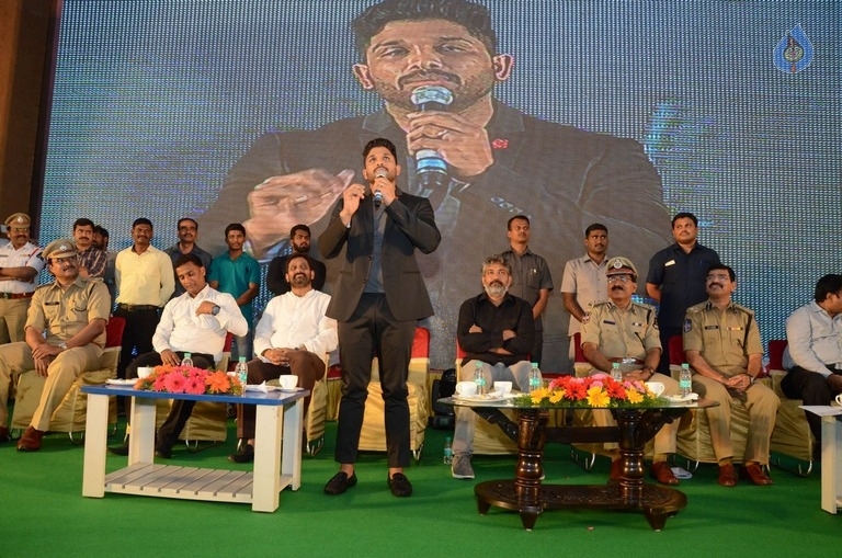 Allu Arjun and SS Rajamouli at Traffic Awareness Event - 61 / 81 photos