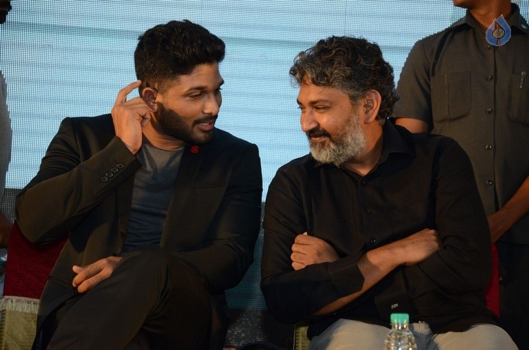 Allu Arjun and SS Rajamouli at Traffic Awareness Event - 65 / 81 photos