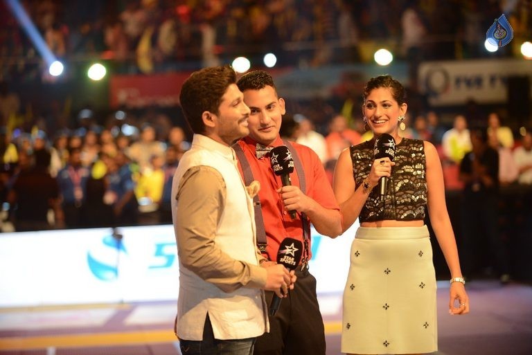 Allu Arjun at PRO Kabaddi League Match Photos - 26 / 102 photos