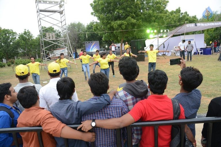 Allu Arjun at PRO Kabaddi League Match Photos - 37 / 102 photos