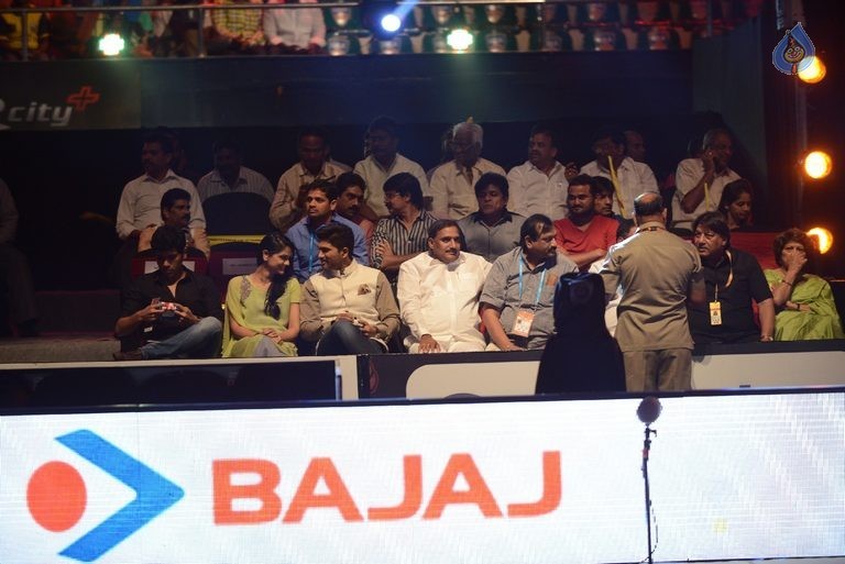 Allu Arjun at PRO Kabaddi League Match Photos - 43 / 102 photos
