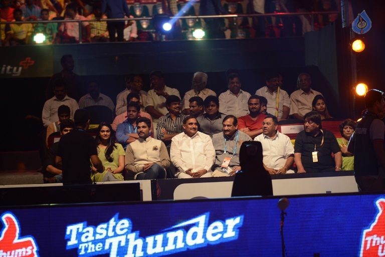 Allu Arjun at PRO Kabaddi League Match Photos - 67 / 102 photos